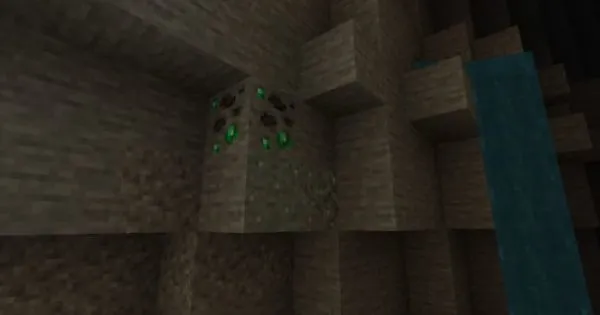 Mixed coal and emerald ore