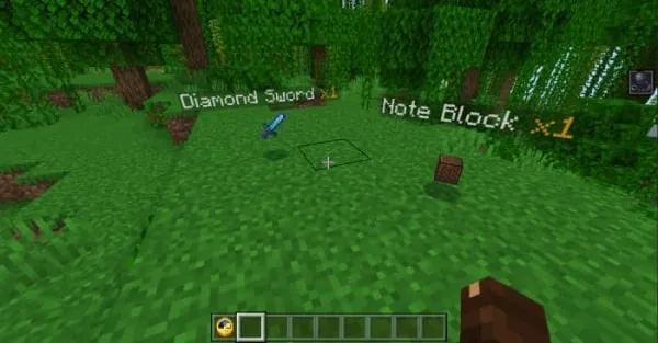 Holograms on dropped items: Screenshot