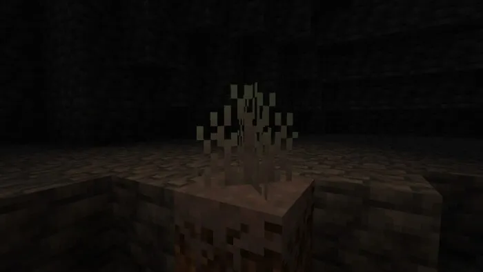 Tall Glowcelium Sprouts