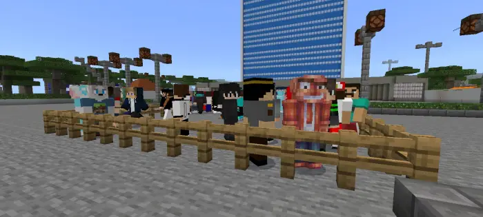 NPC bertema Indonesia berdiri di pagar kayu