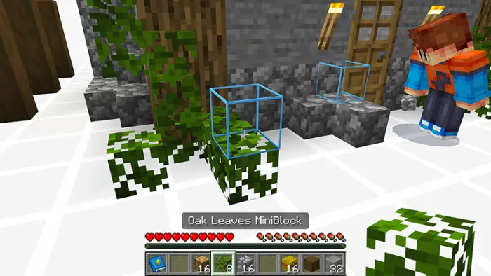 Mini oak leaf blocks placed by a player