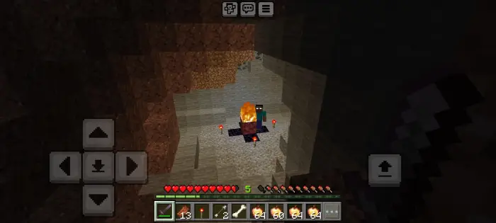 Figura sombria alternativa com olhos brilhantes em uma caverna.